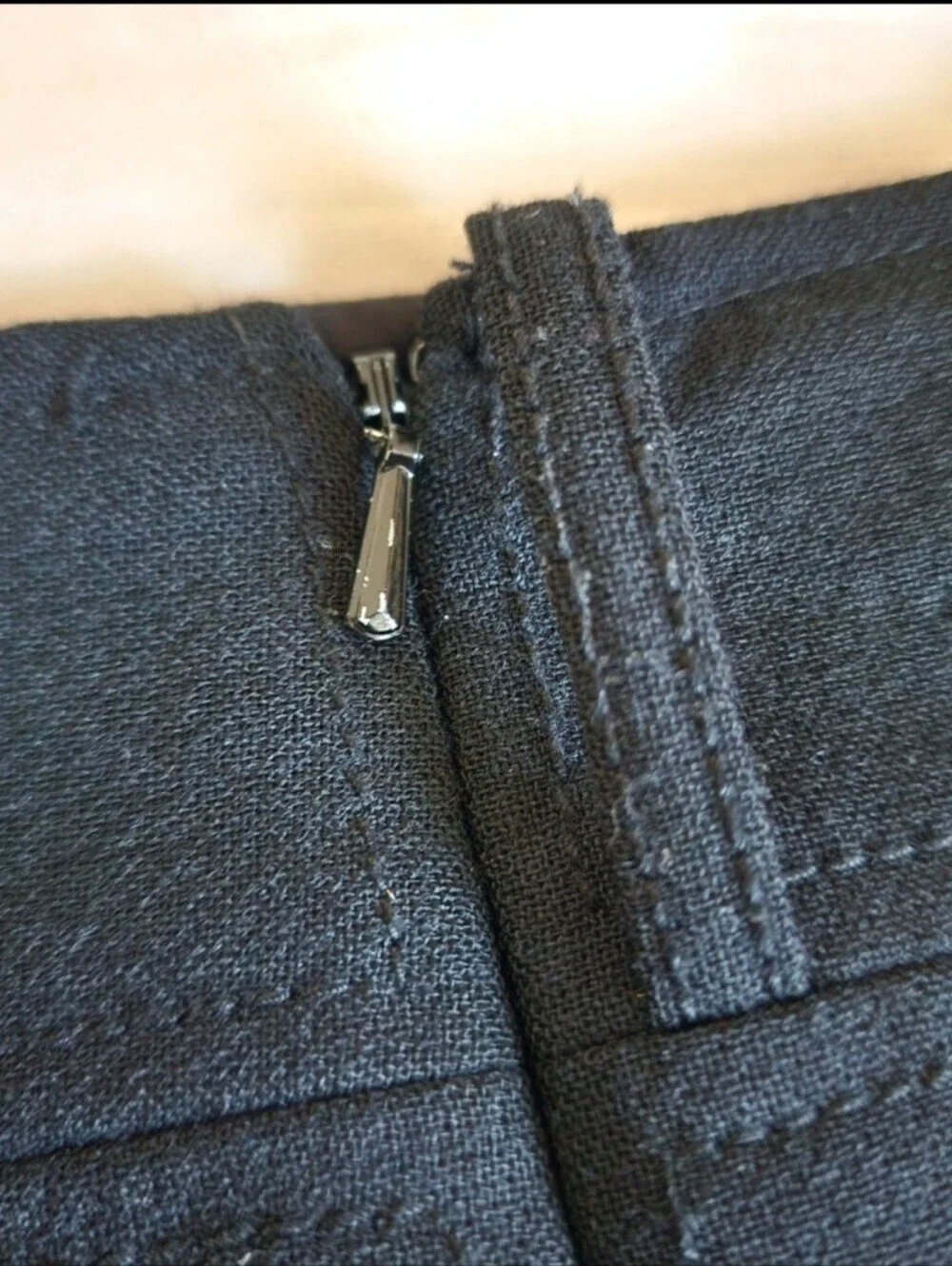 Tory Burch Black Wool Blend Pencil Skirt Lined Size 8 Belt Loops